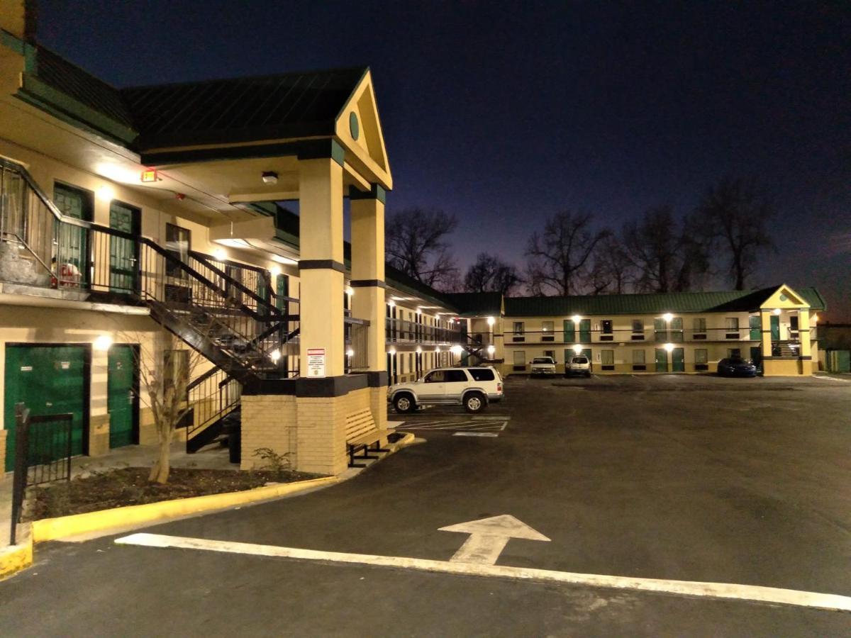 Super 8 By Wyndham Columbia Motel Exterior foto